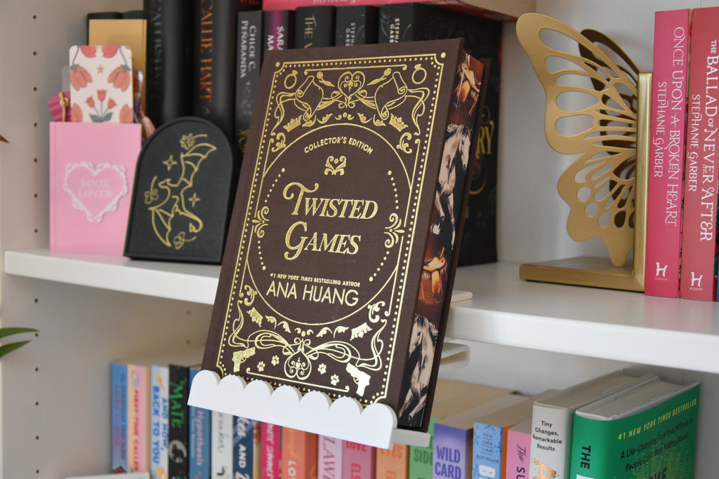 Scalloped- Floating Book Display Trim