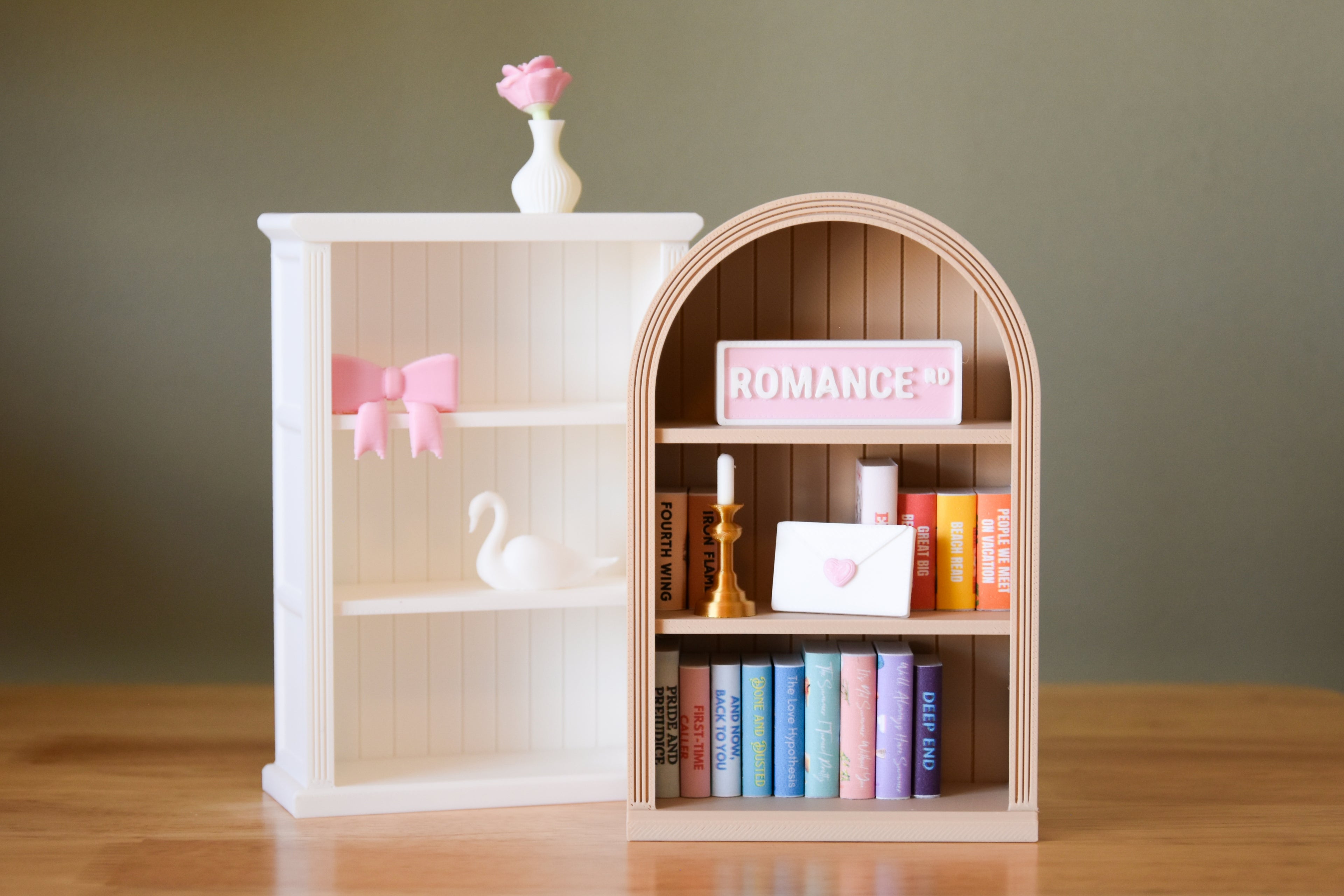 Bow Shelf Sitter- Mini 1:12 scale