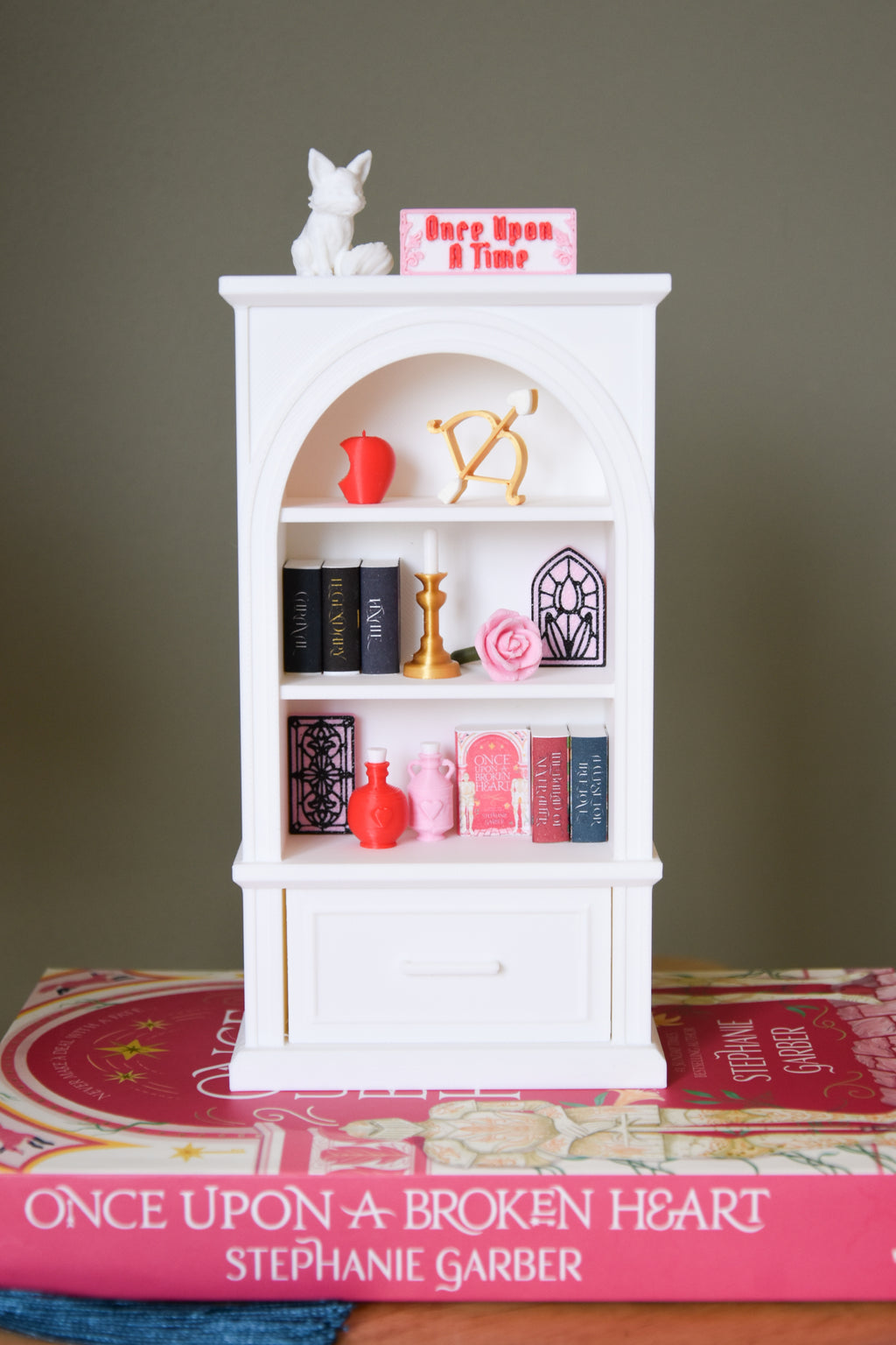 Traditional Tall Mini Bookshelf- 1:12 scale